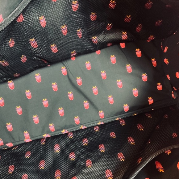 Vera Bradley Weekender Travel Bag Suitcase Spring Break Coral - Picture 6 of 8